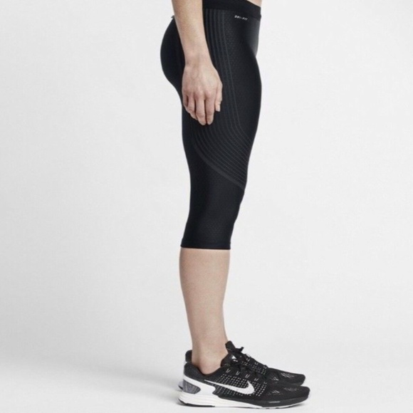 Nike Power Speed Running Capri Legging - Picture 2 of 5